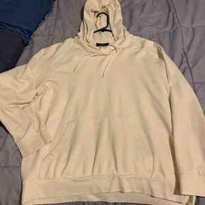 Mens H & M cream color hoodie with front pocket